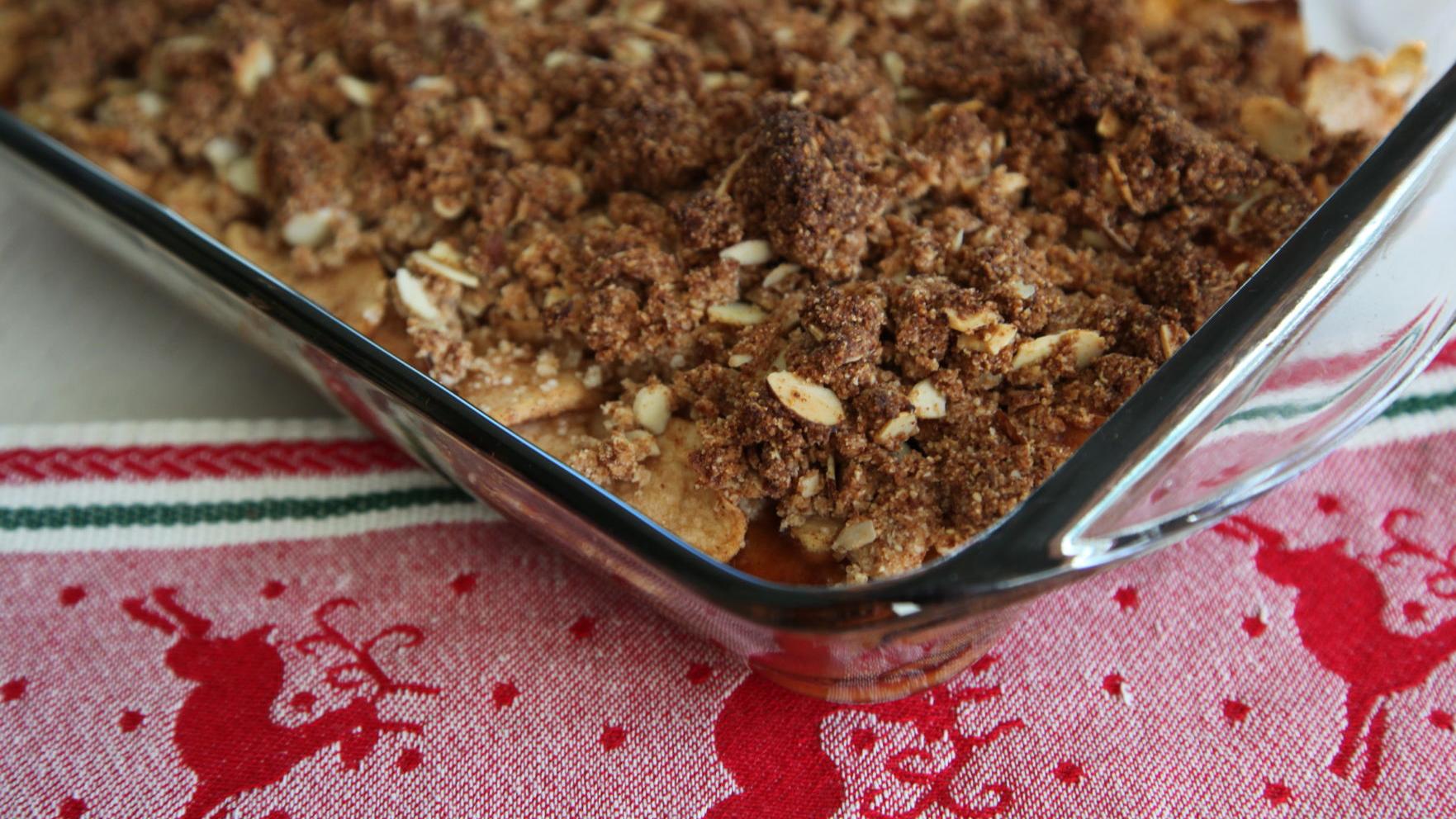 Healthy Holiday Apple Crisp